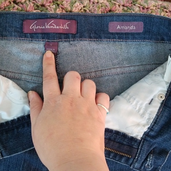 Jeans - Picture 2 of 3